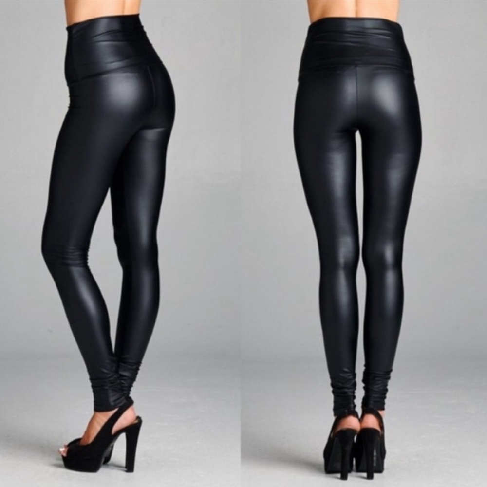 💝Boutique~👠Slick Faux Leather Black Leggings🖤